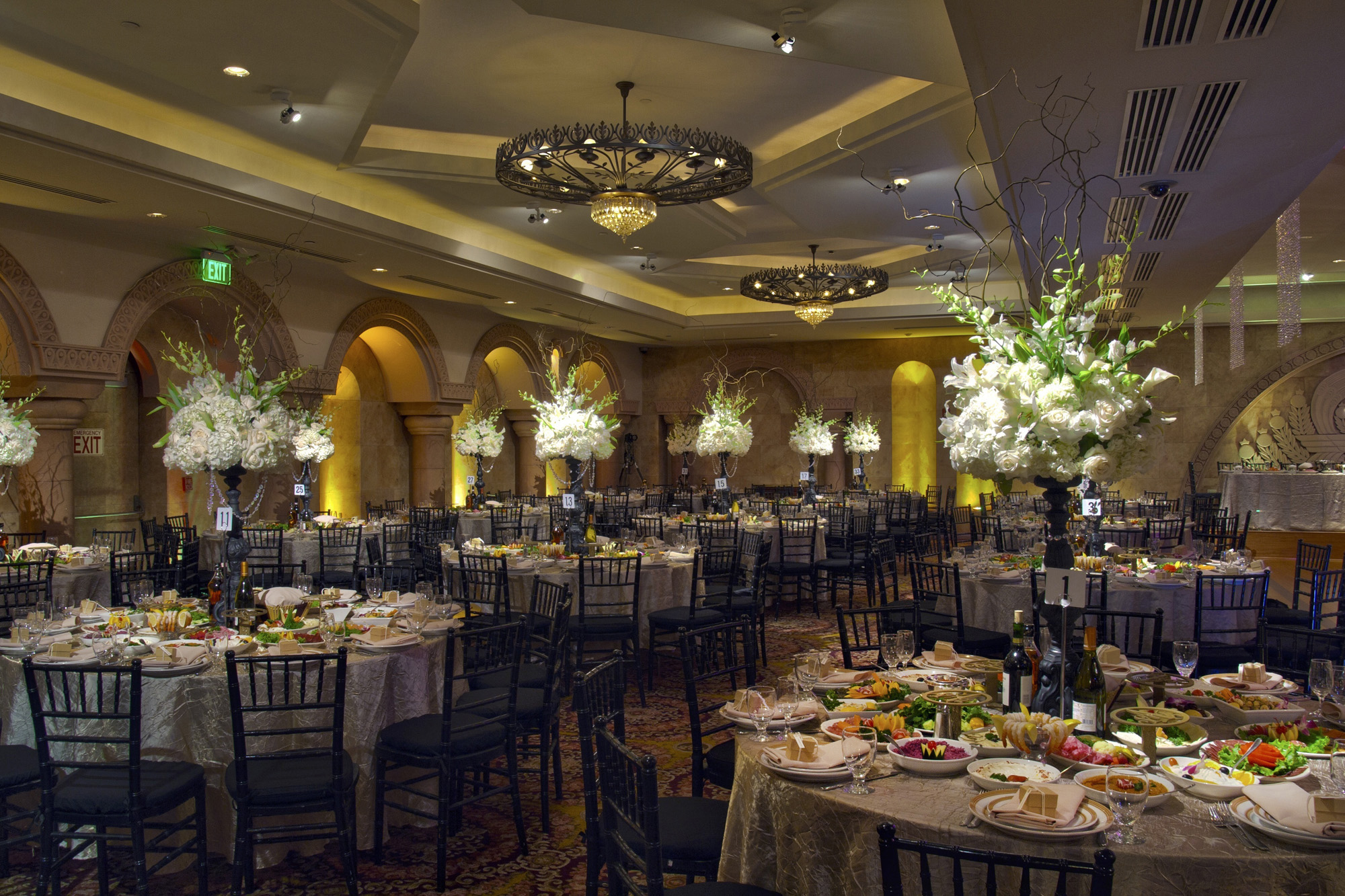 Largest Event Wedding Venue In N Hollywood Ca Le Foyer Ballroom