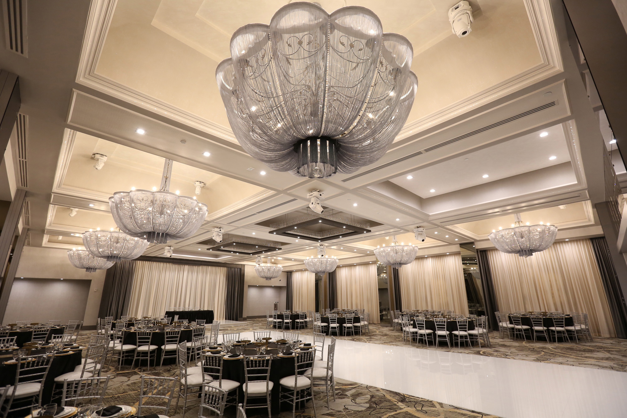  Modern  Wedding  Venue  Legacy Ballroom LABanquets