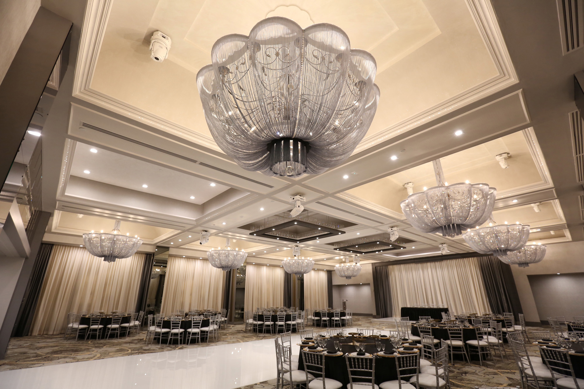  Modern  Wedding  Venue  Legacy Ballroom LABanquets