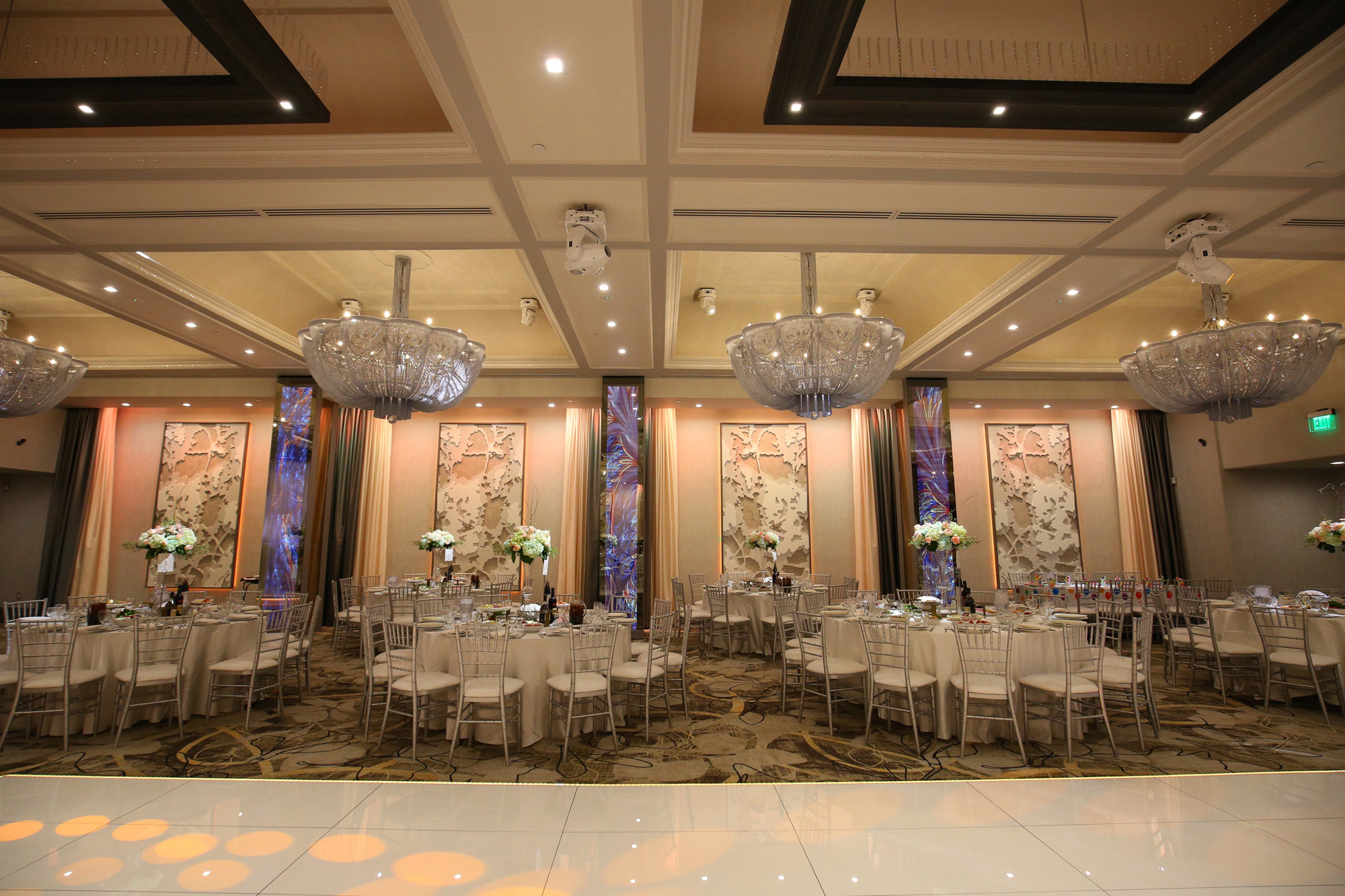  Modern  Wedding  Venue  Legacy Ballroom LABanquets