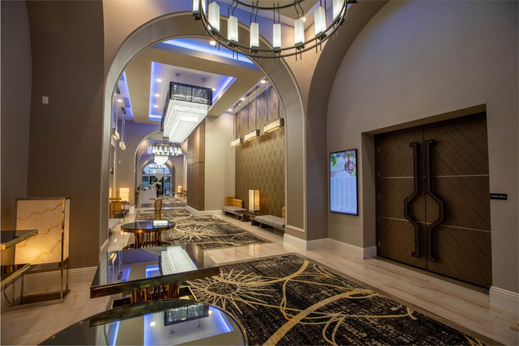 Foyer & Piano Lounge