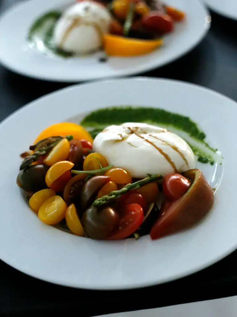 L.A. Banquets — table service