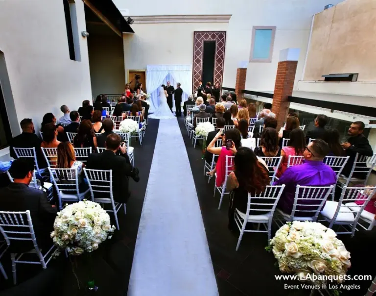 The Right People to Invite to Your Wedding